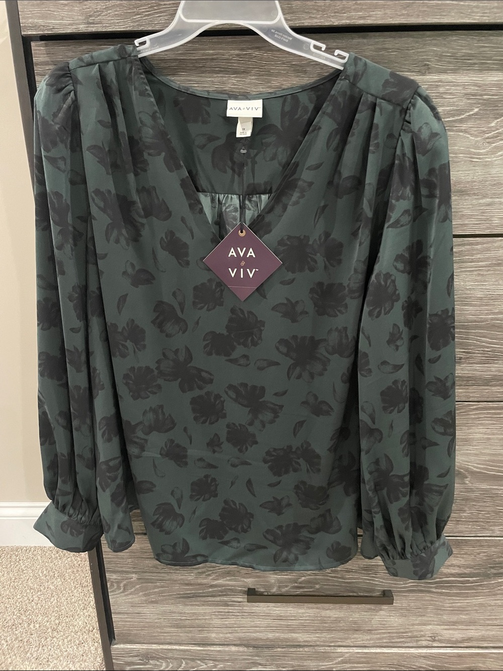 Ava & Viv Forest Green Floral V-Neck Long Sleeve Blouse